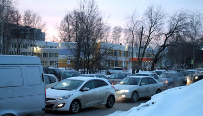 Телеграм Новосибирска за неделю: заоблачная стоимость ОСАГО и очередное обрушение соцобъекта