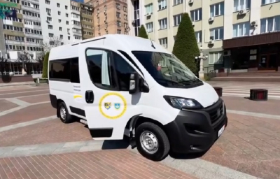 Німеччина подарувала Ірпеню новий пасажирський мікроавтобус (ВІДЕО)